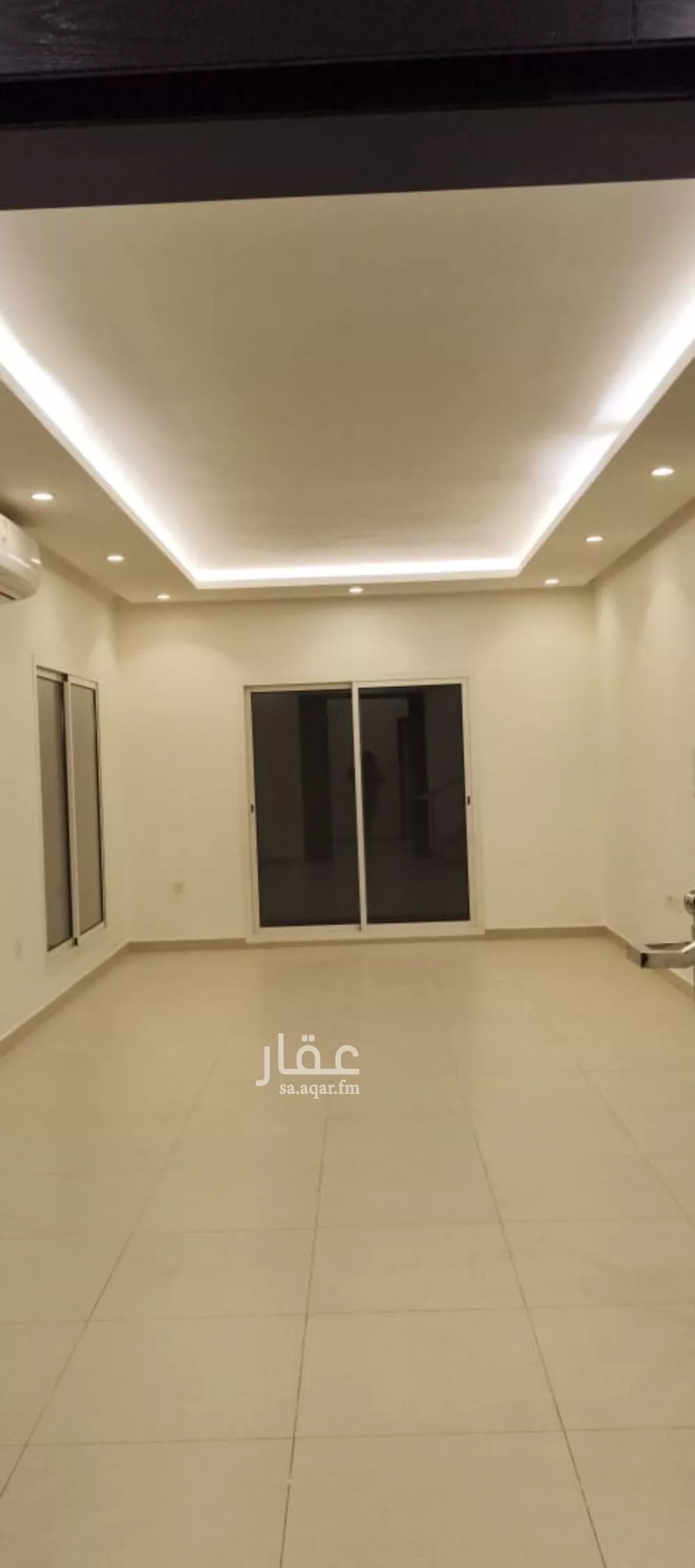 فيلا 4 غرف في العارض 12