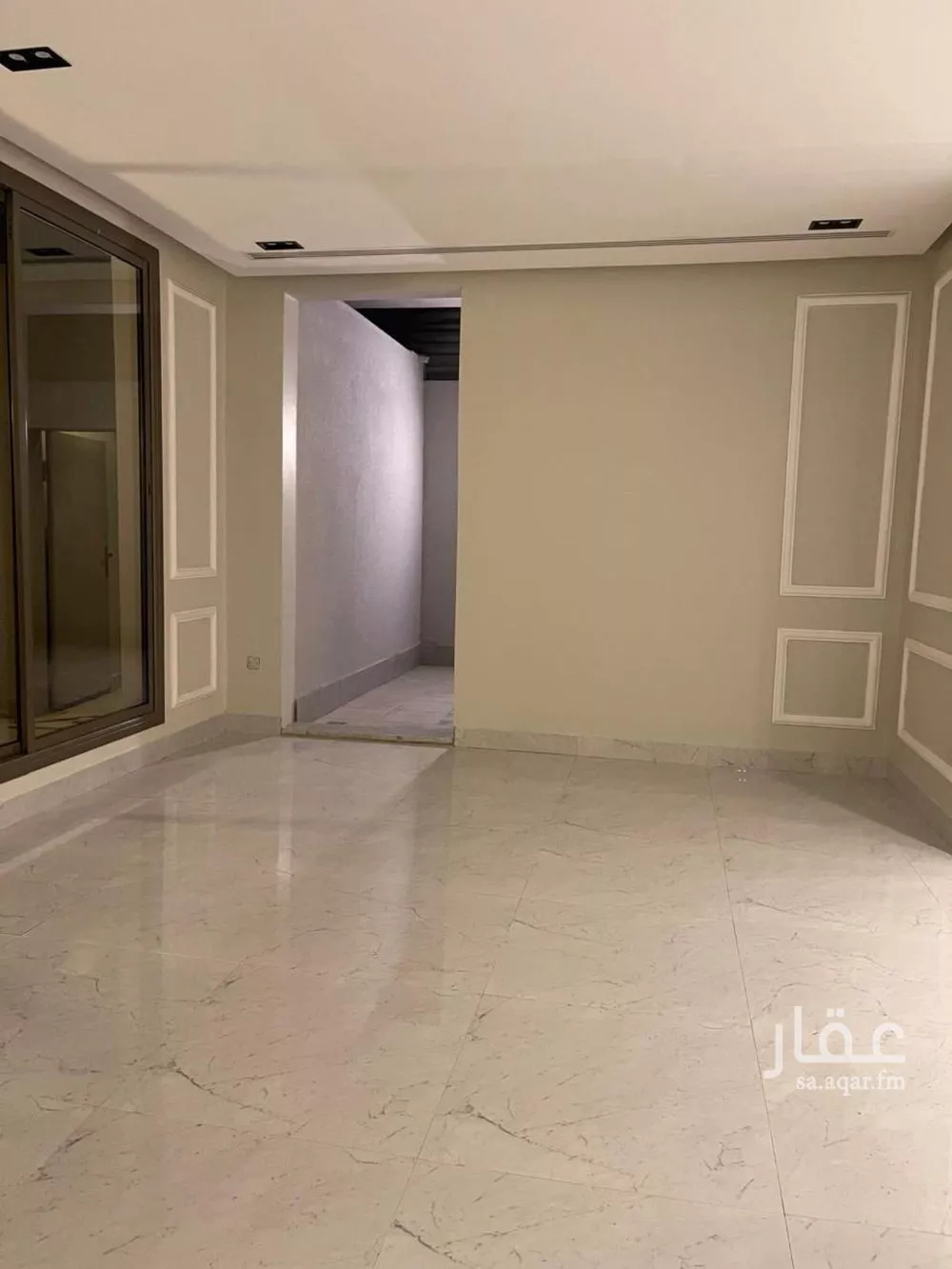 فيلا 5 غرف في العارض 8