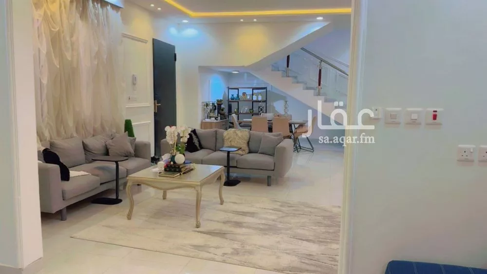 فيلا 5 غرف في الحزم 12