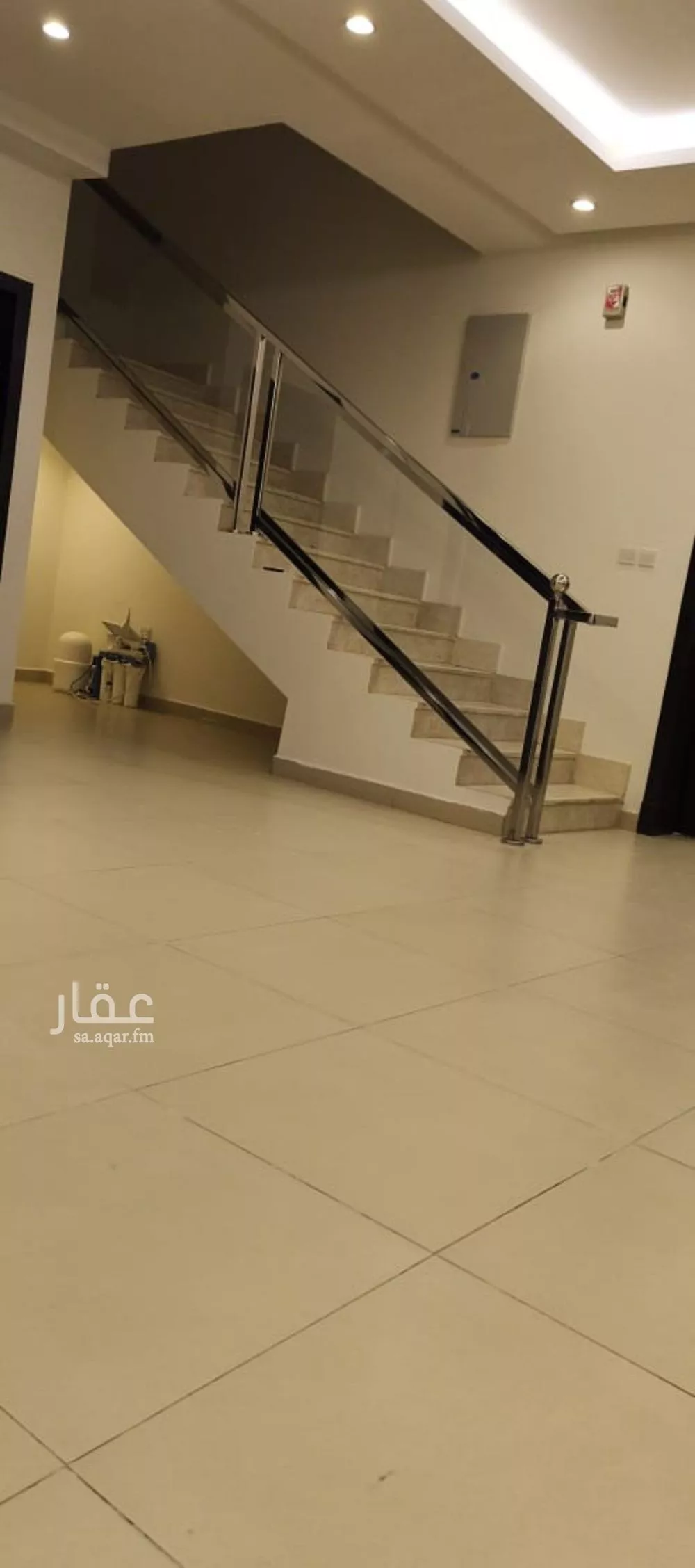 فيلا 5 غرف في العارض 20