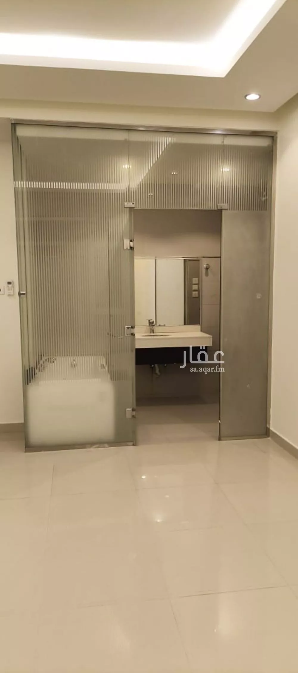 فيلا 4 غرف في العارض 8