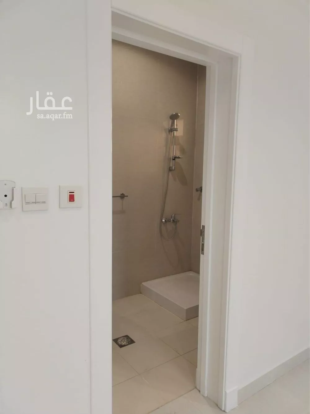 فيلا 7 غرف في العارض 9