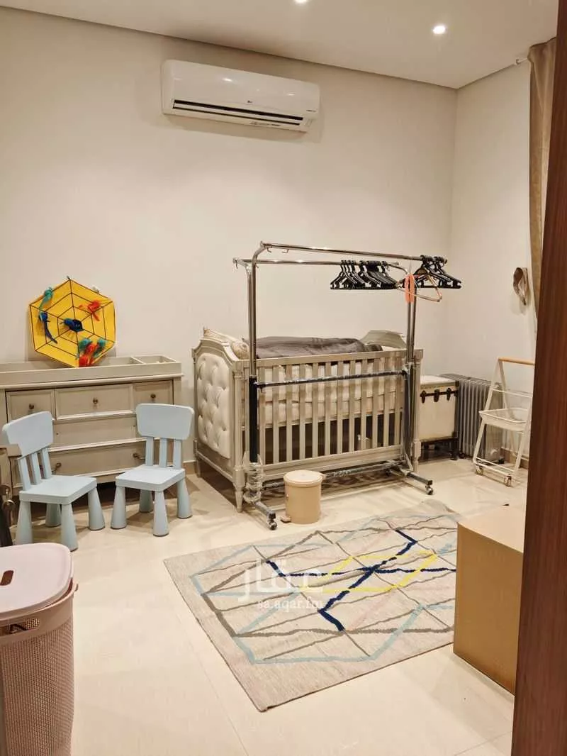 فيلا 5 غرف في النرجس 28