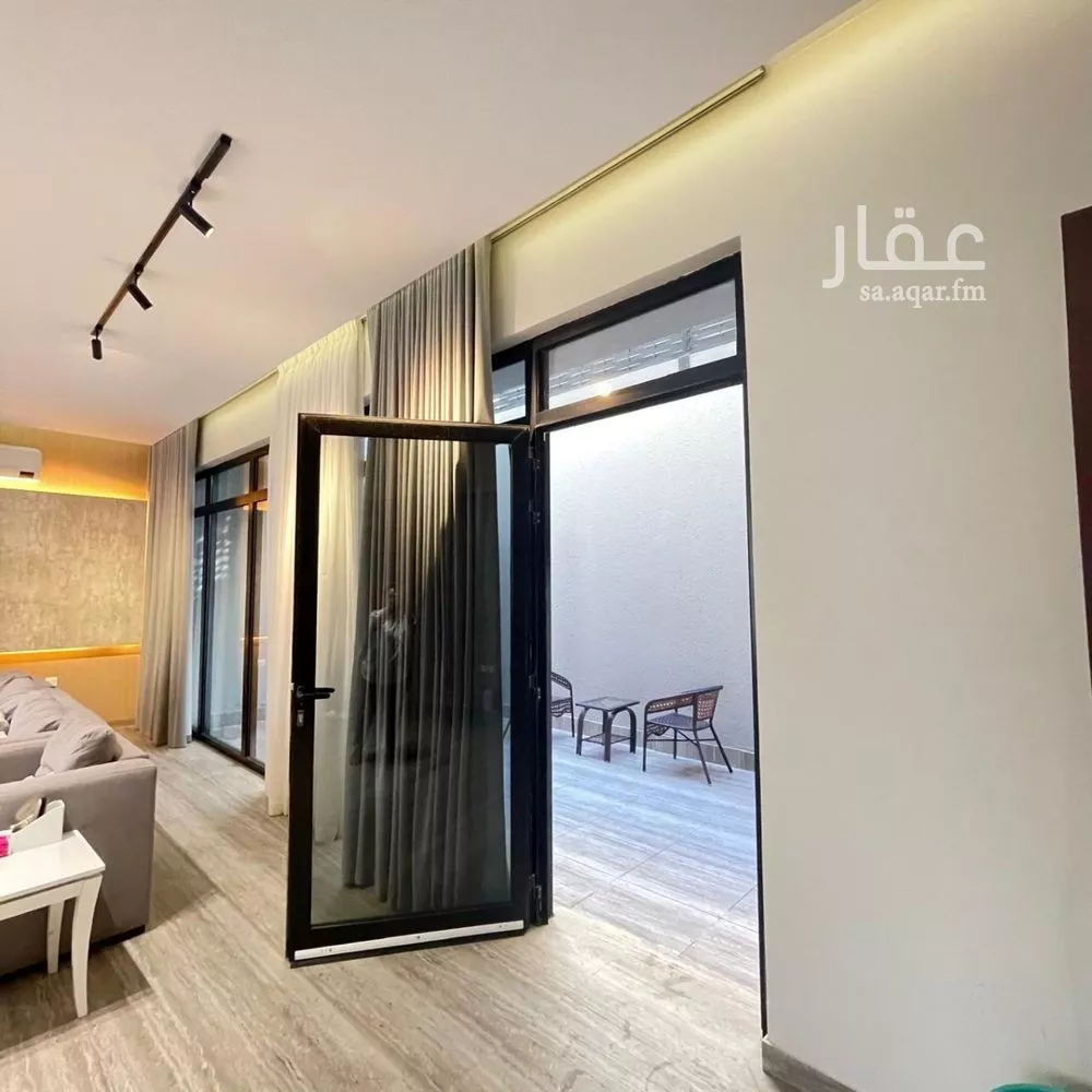 8 bedroom villa in Al Rimal 11