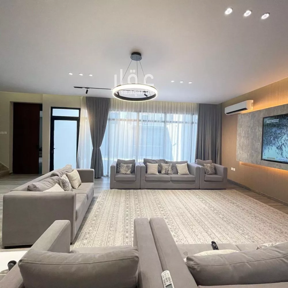 8 bedroom villa in Al Rimal 14