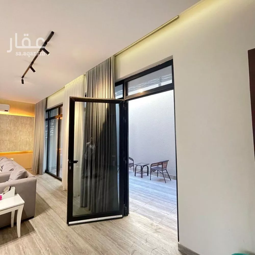 8 bedroom villa in Al Rimal 15