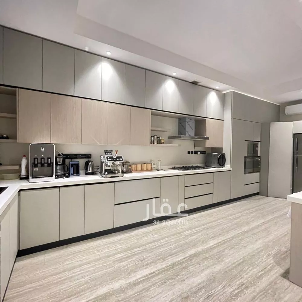 8 bedroom villa in Al Rimal 10