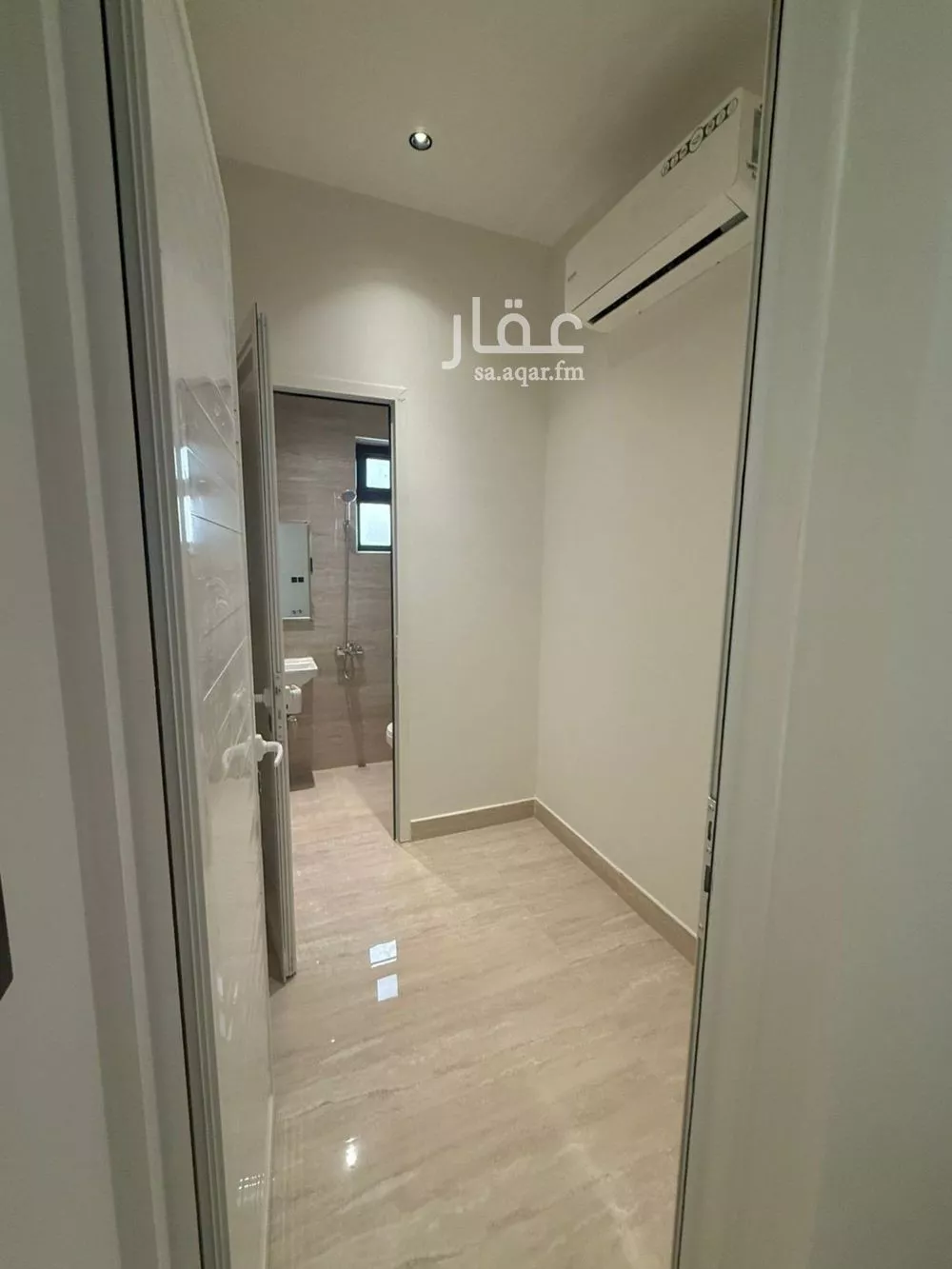 فيلا 5 غرف في النرجس 18