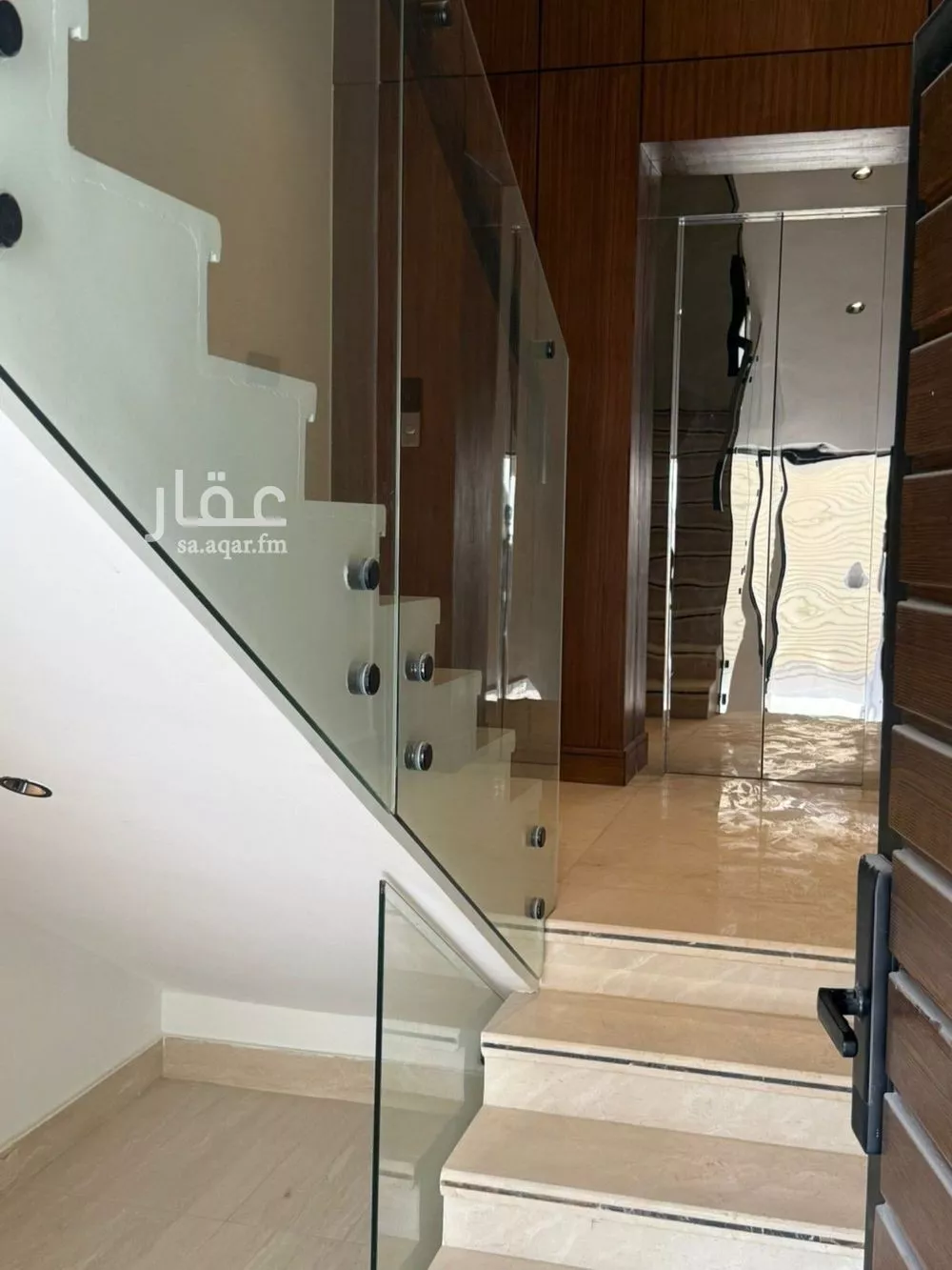 فيلا 5 غرف في النرجس 4