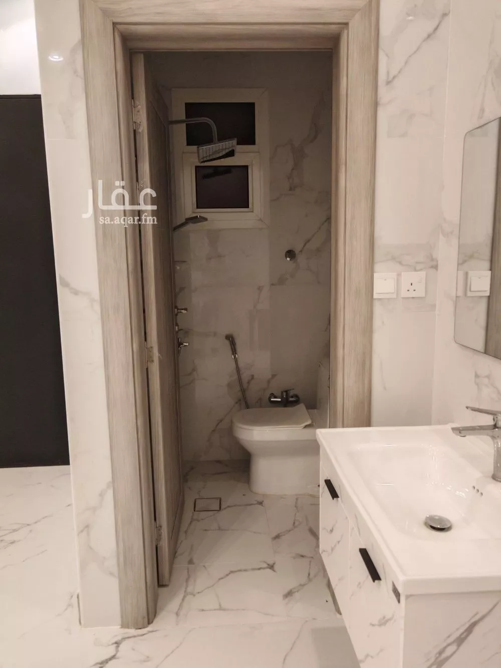 فيلا 7 غرف في العارض 21