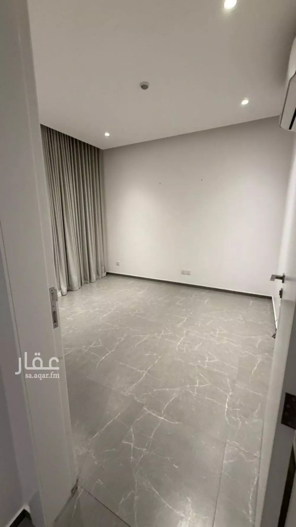 فيلا 7 غرف في الياسمين 9