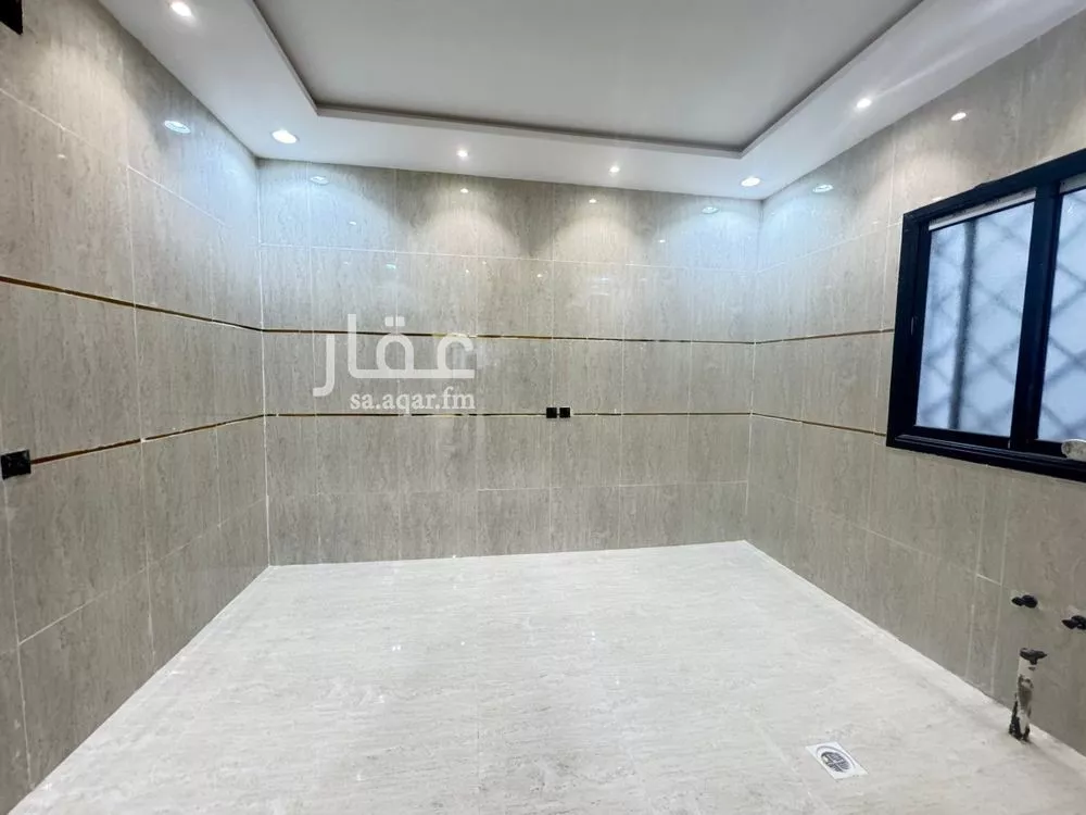 فيلا 5 غرف في طيبة 9