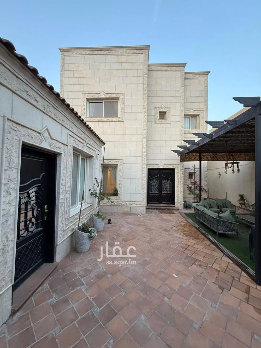 5 bedroom villa in Al Yasmin 3