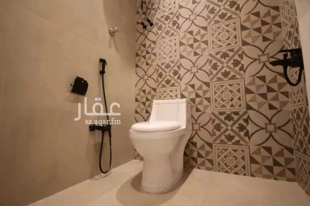 5 bedroom villa in Dhahrat Laban 16
