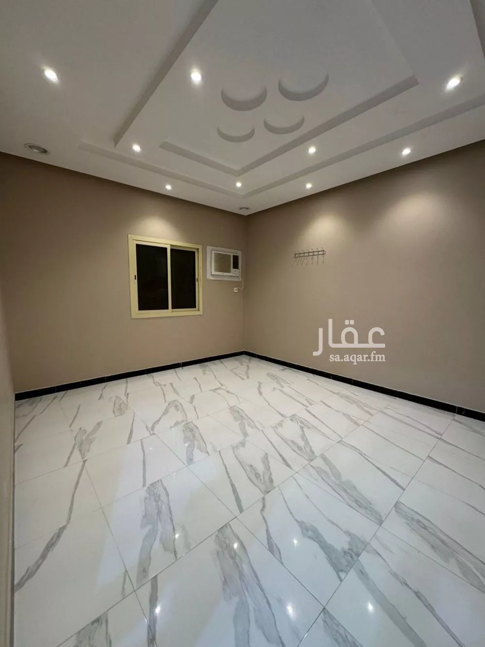فيلا 5 غرف في العارض 2