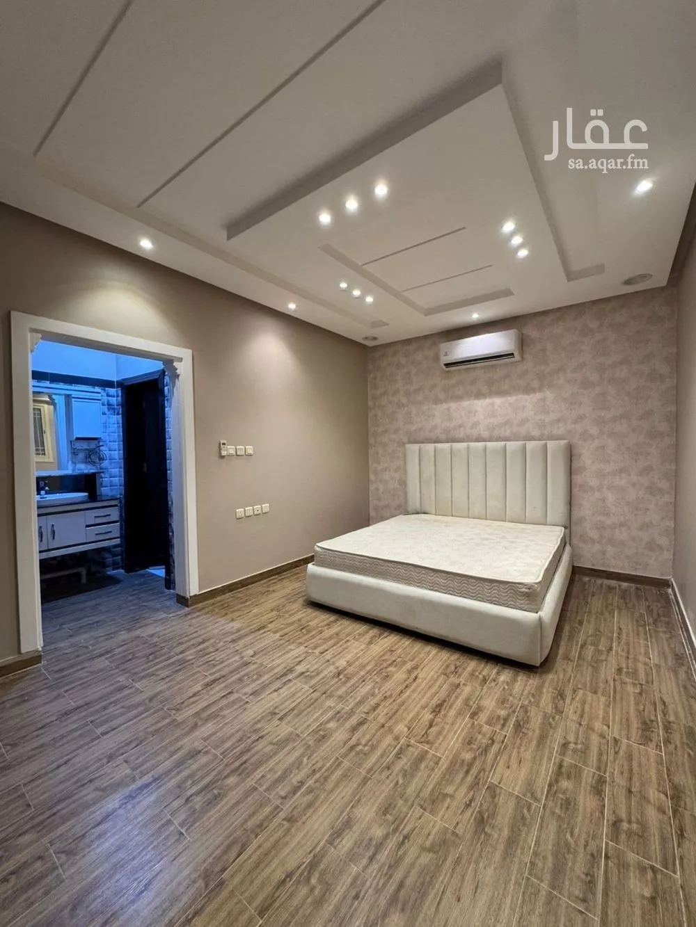 فيلا 5 غرف في العارض 13