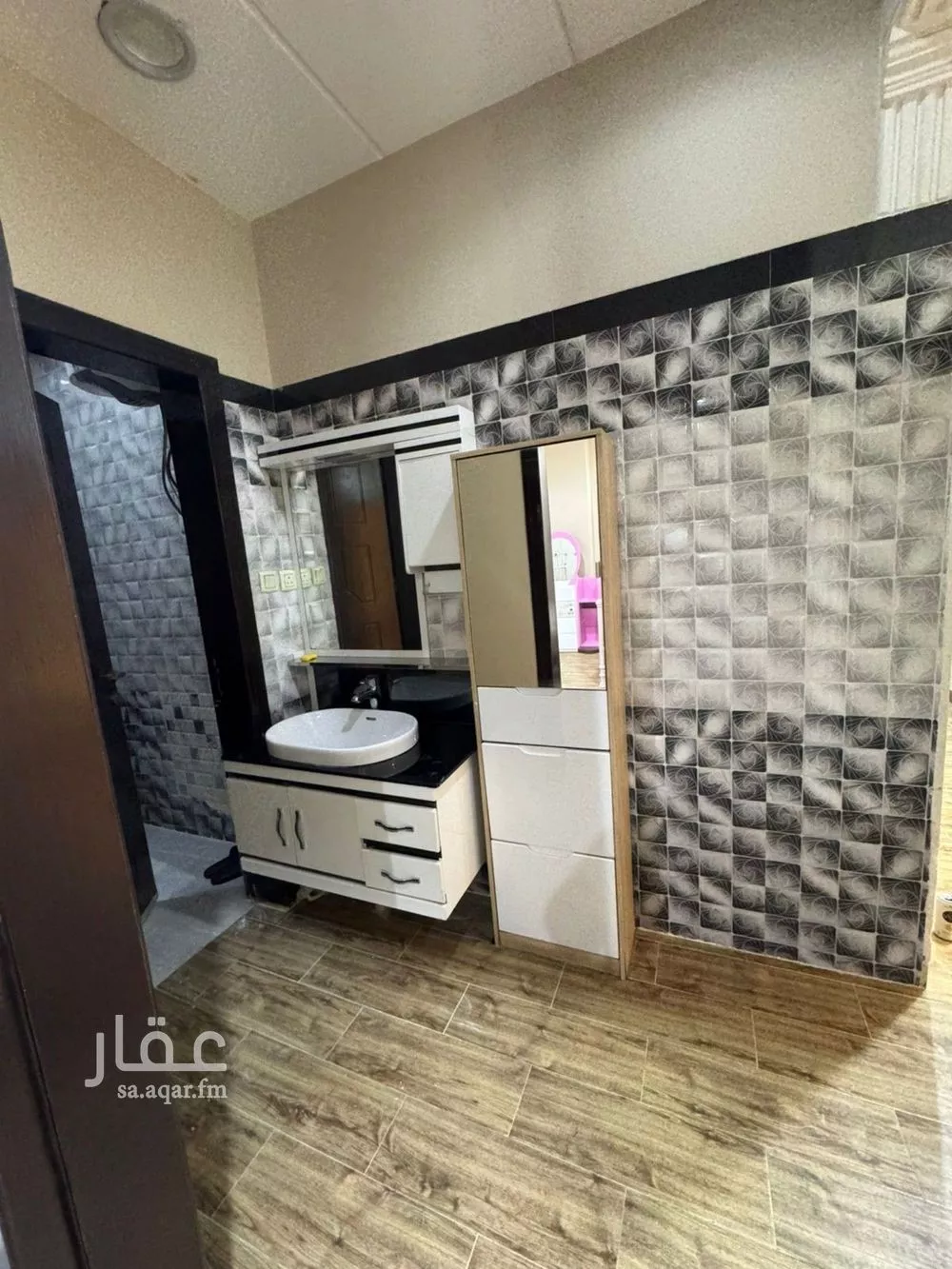 فيلا 5 غرف في العارض 8