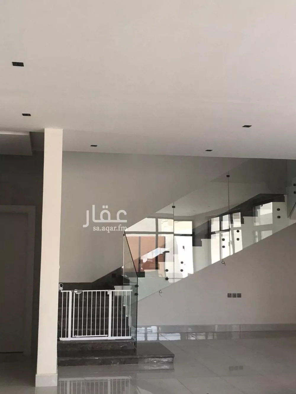 فيلا 4 غرف في العارض 4