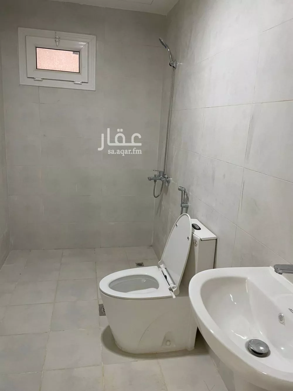 فيلا 4 غرف في العارض 7