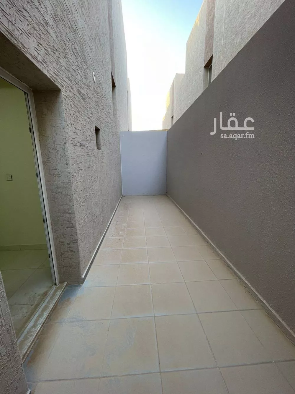 فيلا 4 غرف في العارض 10