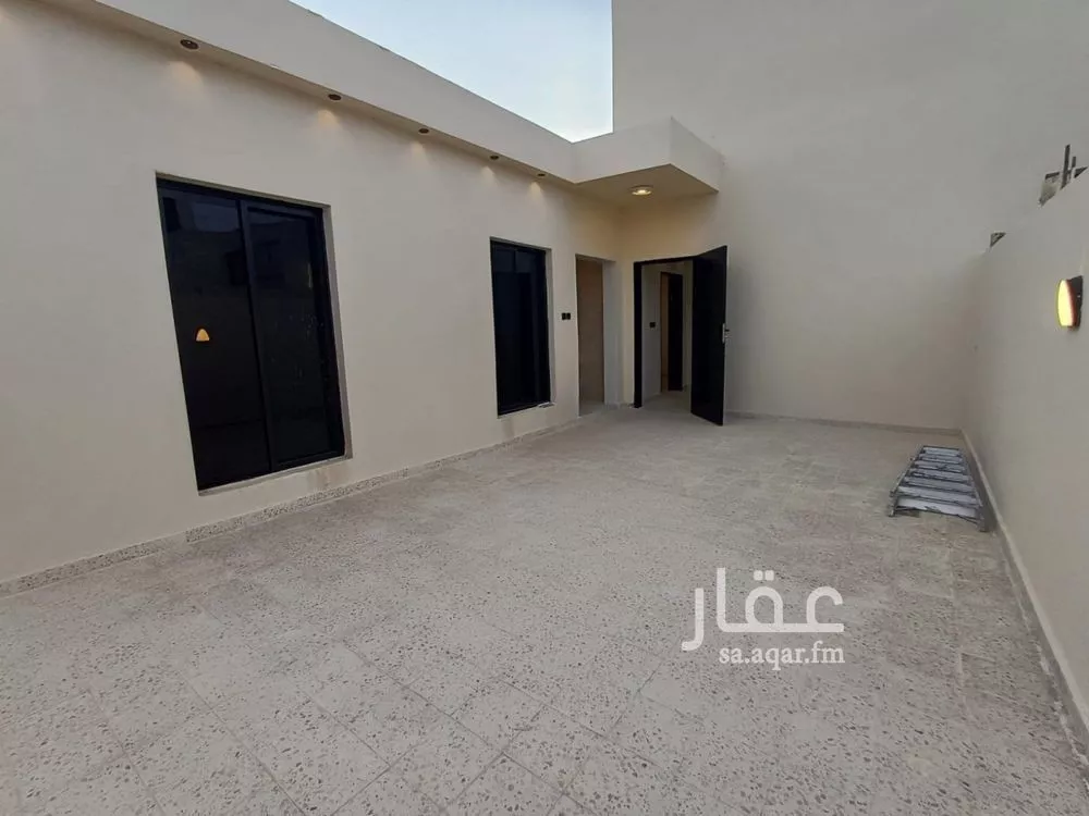 3 bedroom apartment in Al Maizilah 2
