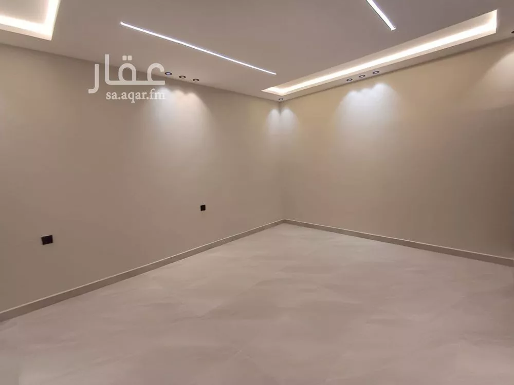 3 bedroom apartment in Al Maizilah 8