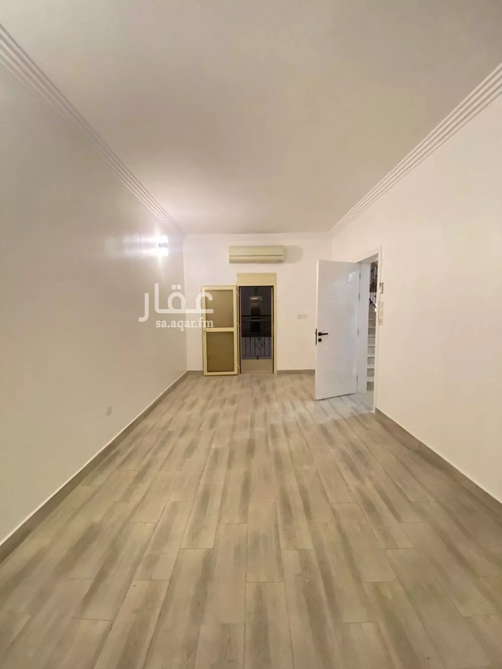 فيلا 5 غرف في النخيل 11