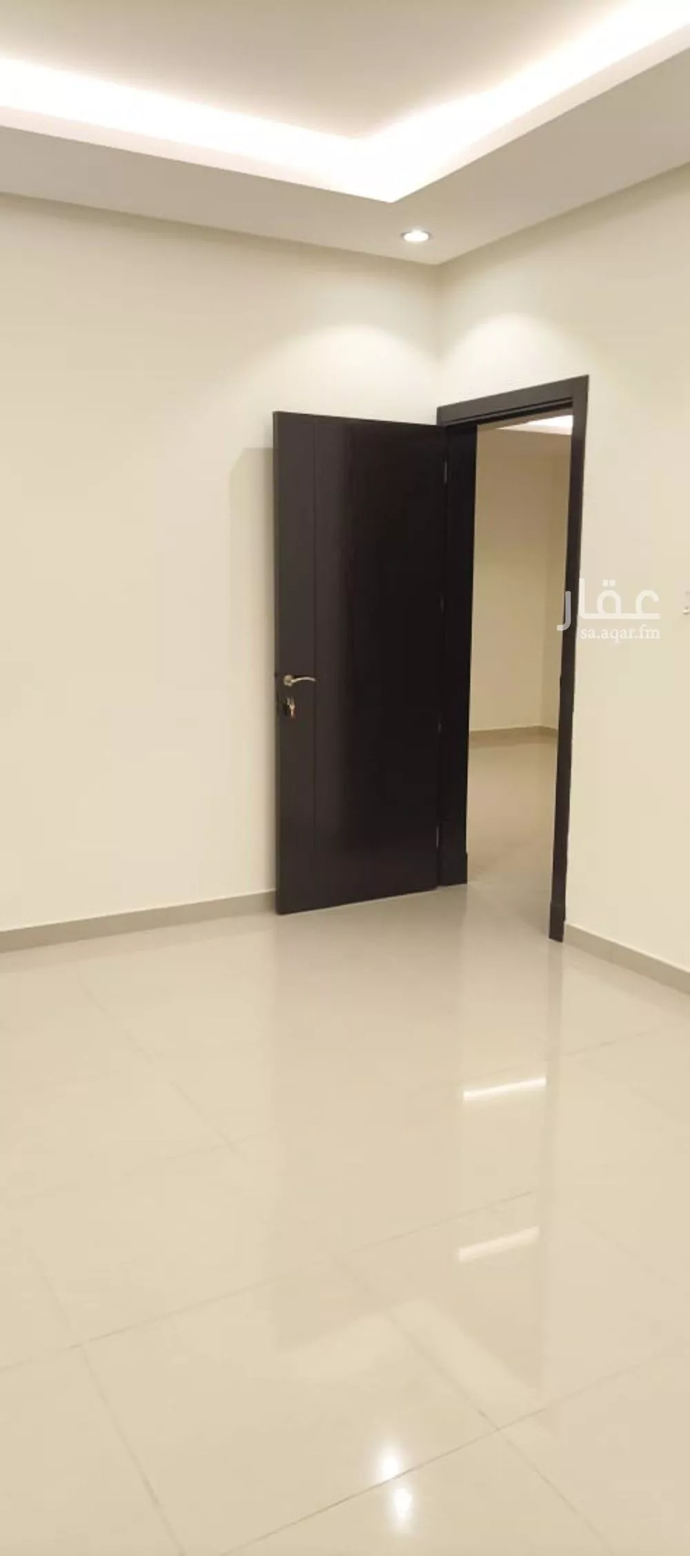 فيلا 4 غرف في العارض 5
