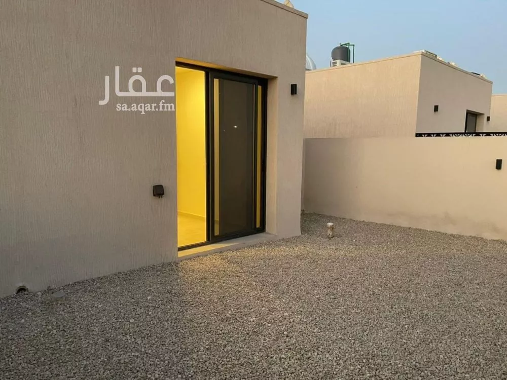 فيلا 6 غرف في النرجس 4