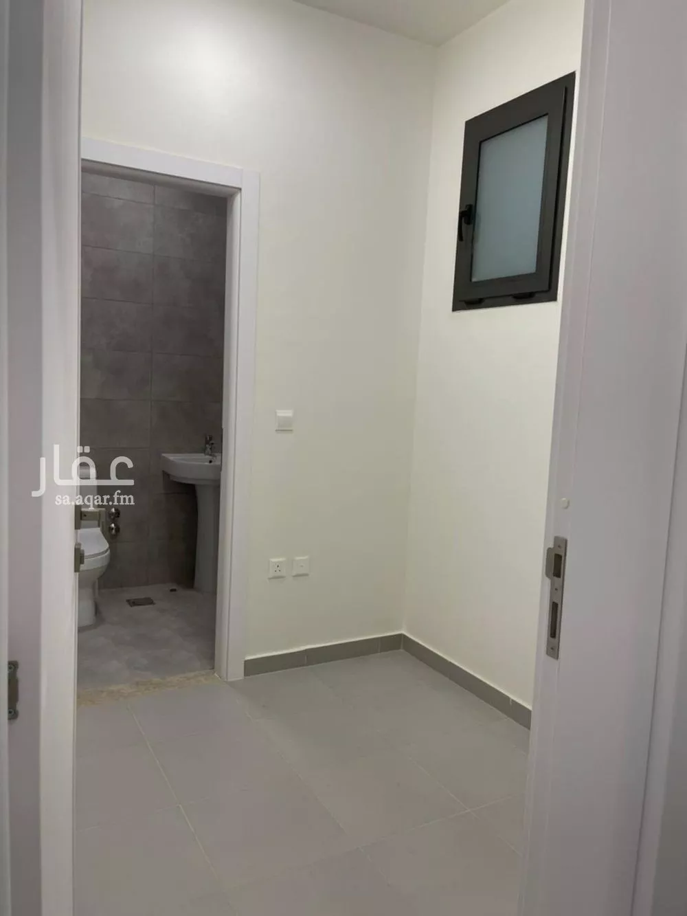 فيلا 6 غرف في النرجس 9