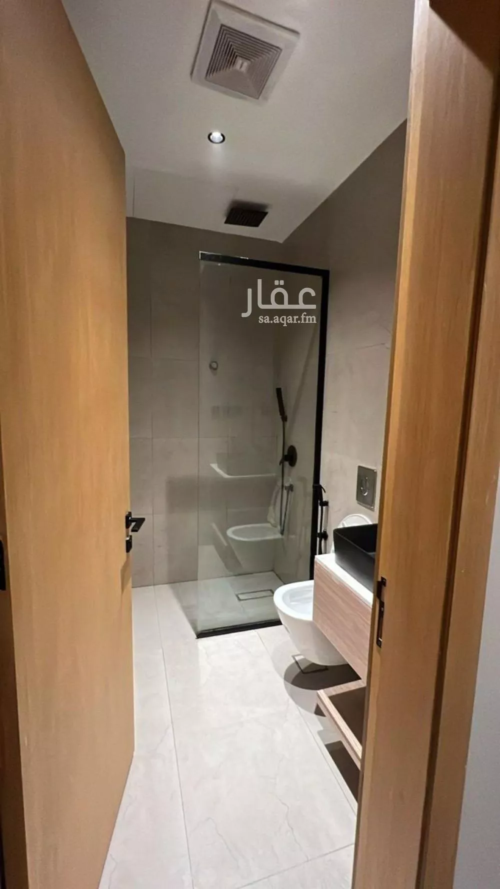 فيلا 4 غرف في العارض 3
