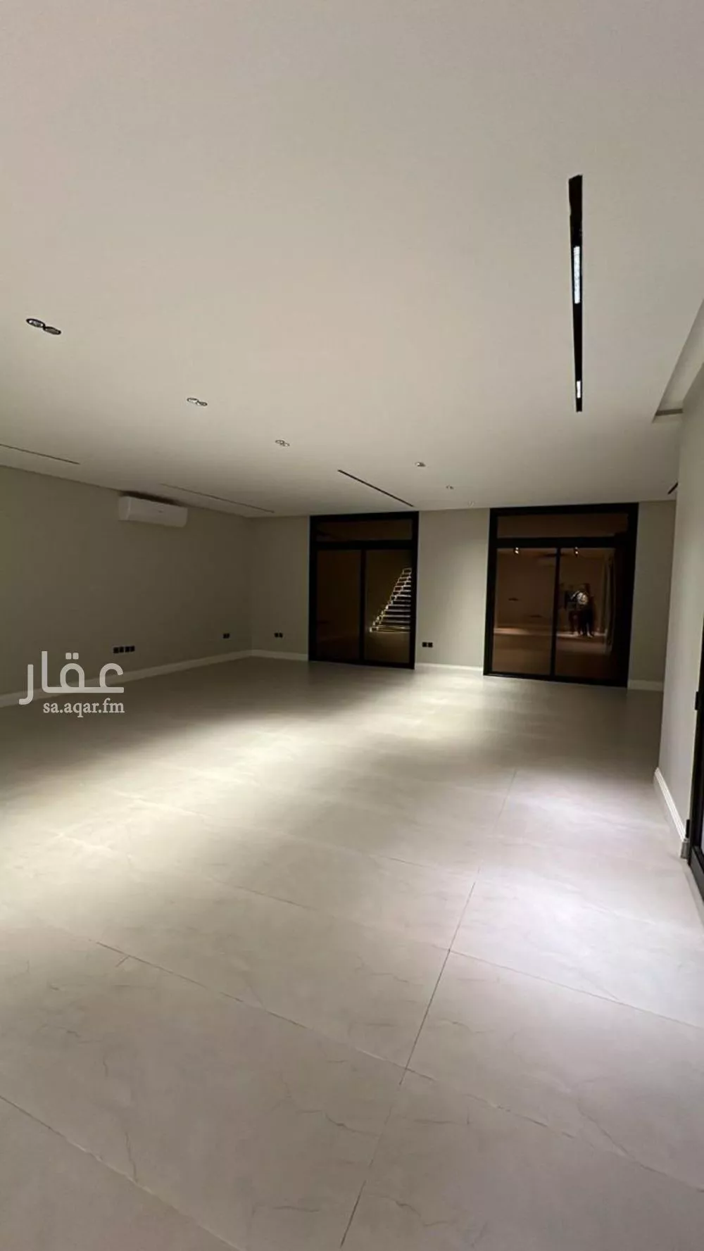 فيلا 4 غرف في العارض 6