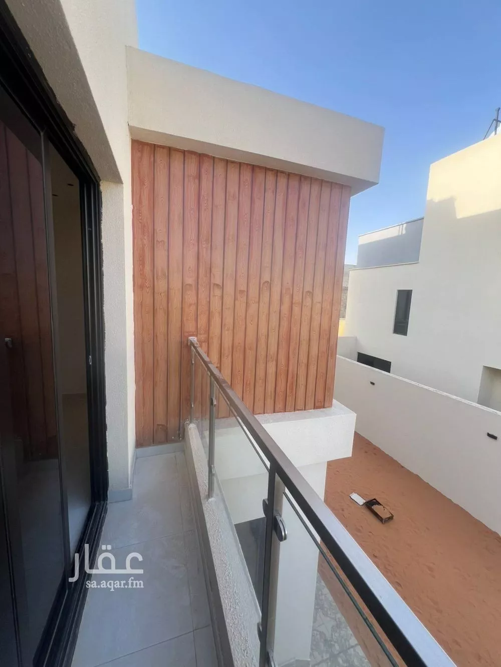 فيلا 5 غرف في الجنادرية 9