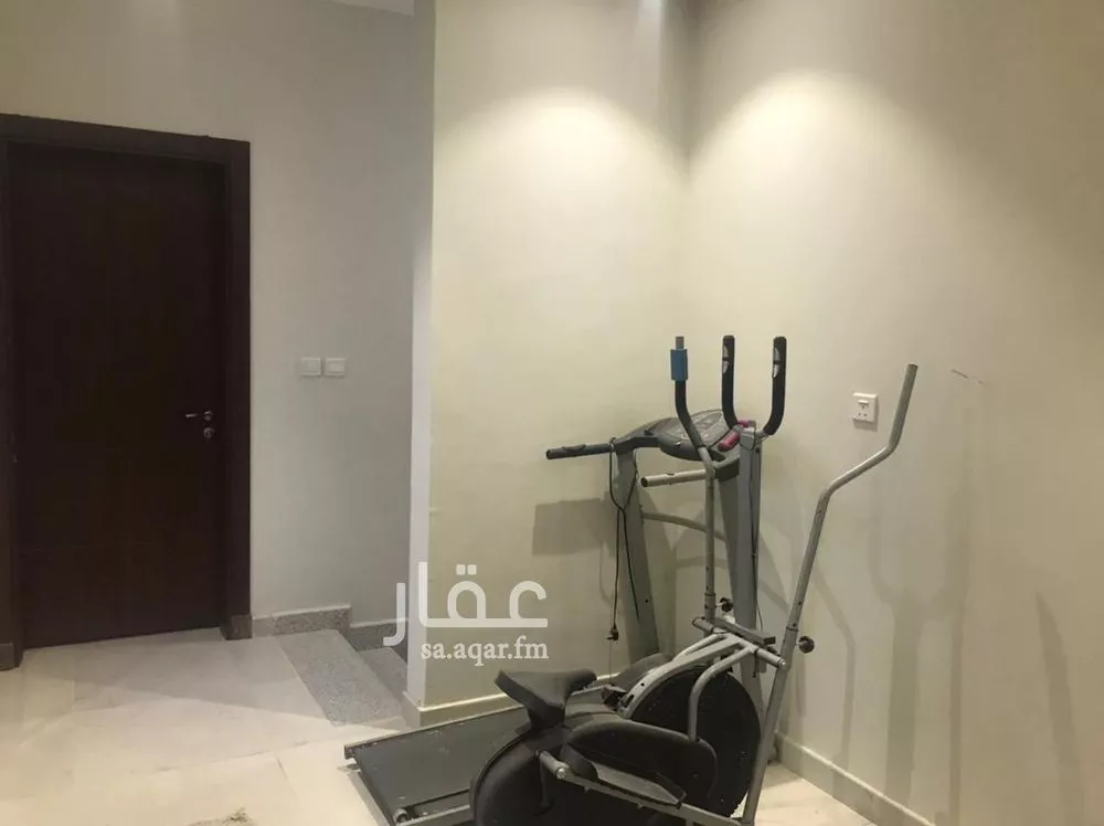 5 bedroom villa in Al Janadriyah 12