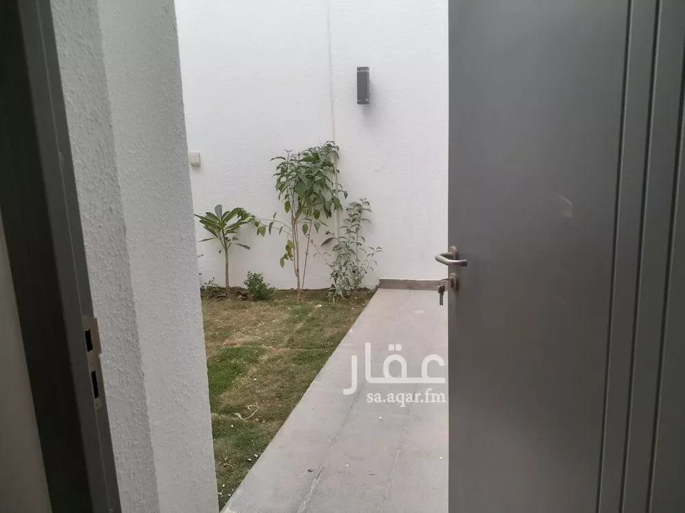 4 bedroom villa in Al Aridh 21