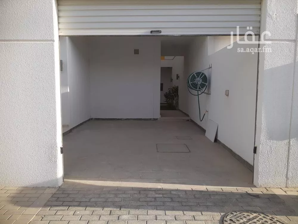 4 bedroom villa in Al Aridh 9