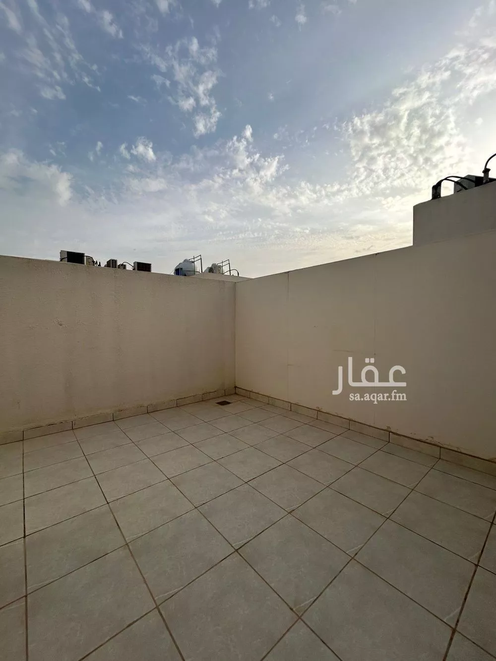 فيلا 4 غرف في العارض 20