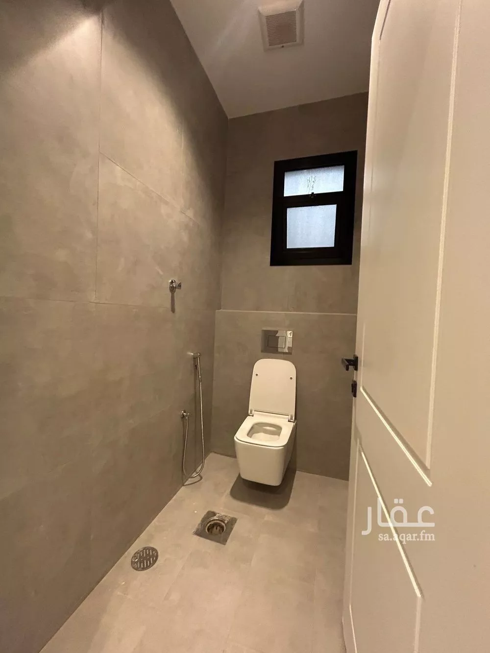 فيلا 4 غرف في العارض 6