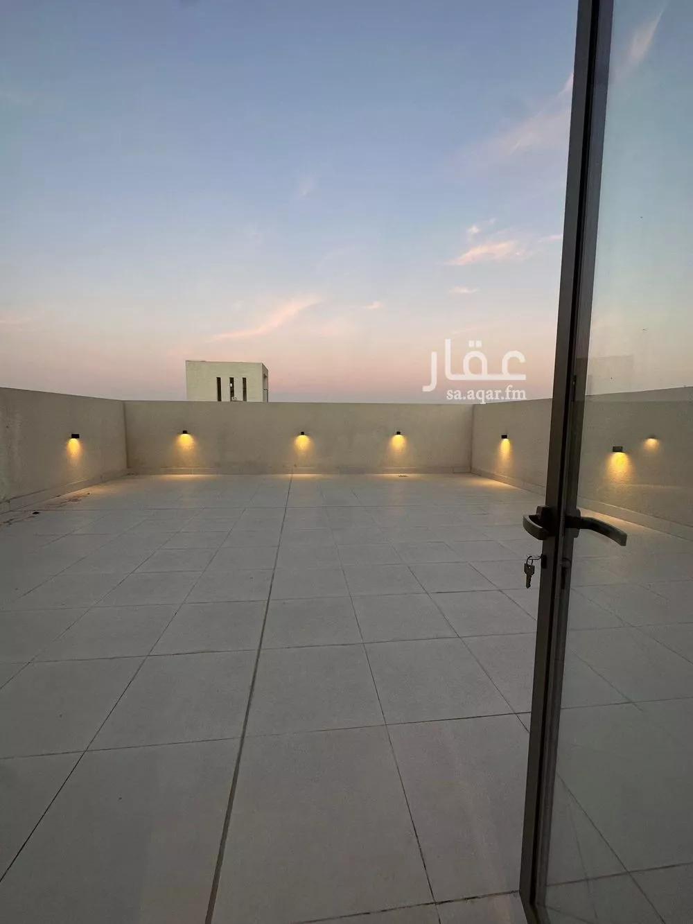 شقة 4 غرف في العارض 2
