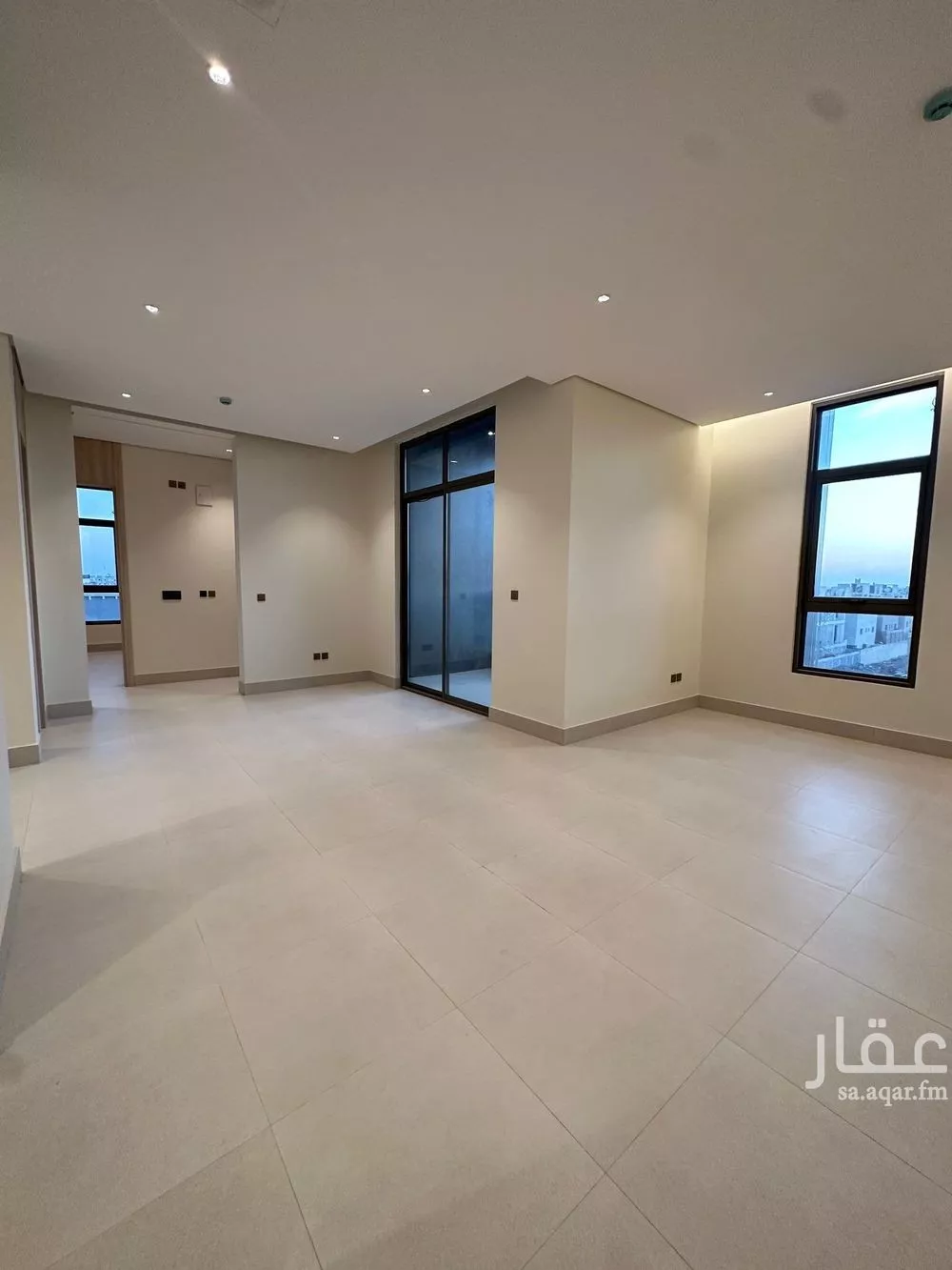 شقة 4 غرف في العارض 3