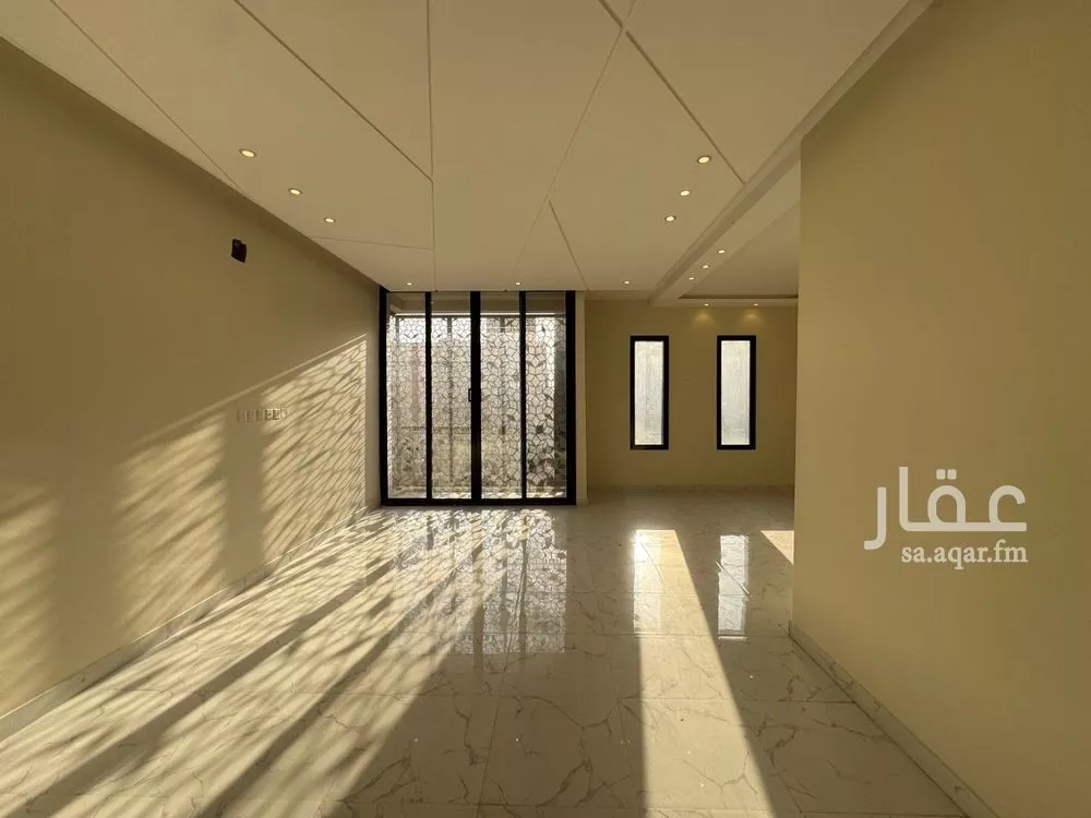 فيلا 5 غرف في العارض 16