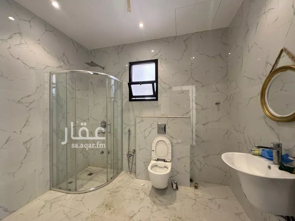 فيلا 5 غرف في العارض 18