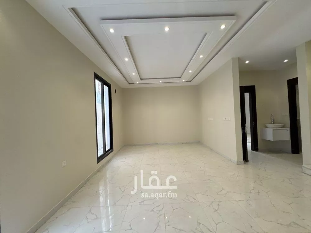 فيلا 5 غرف في العارض 8