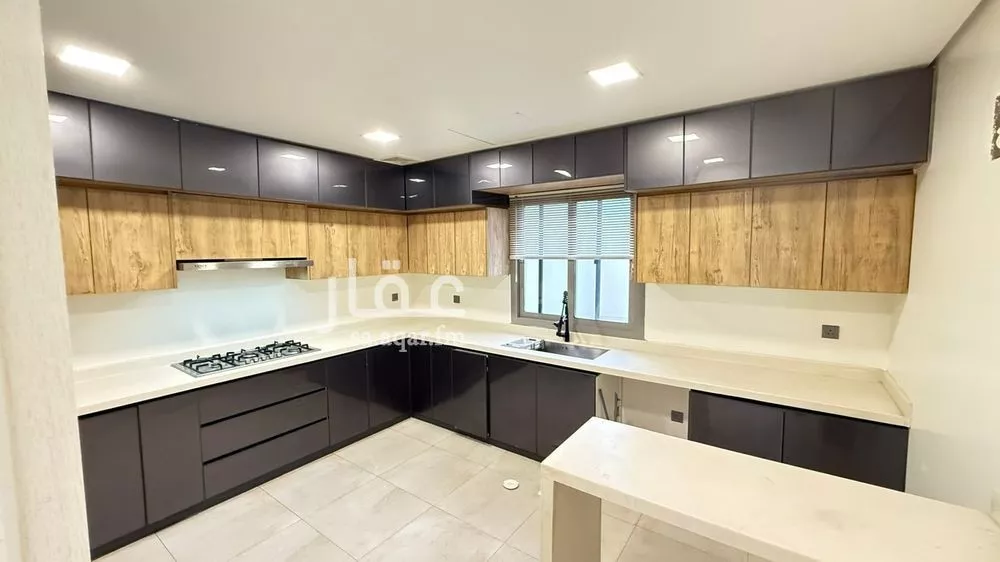 5 bedroom villa in Al Narjis 8