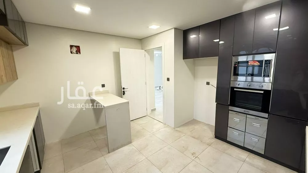 5 bedroom villa in Al Narjis 10