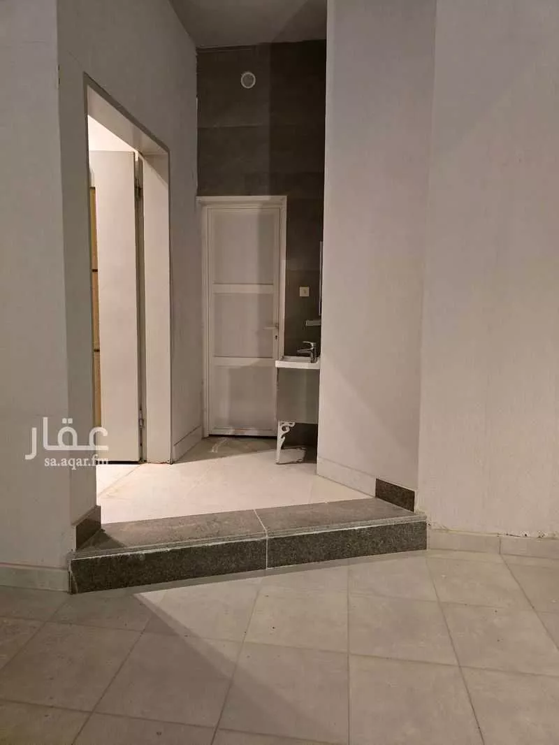 فيلا 4 غرف في العارض 11