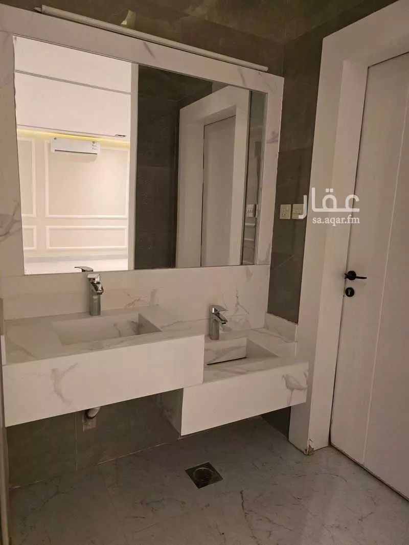 فيلا 4 غرف في العارض 3