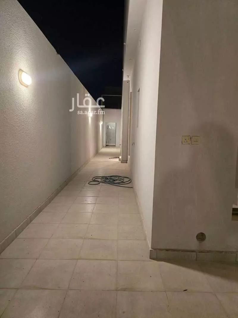 فيلا 4 غرف في العارض 6