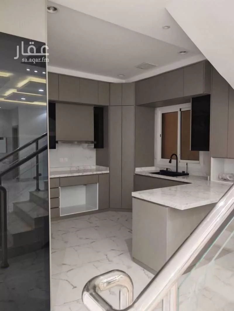 فيلا 10 غرف في العارض 12