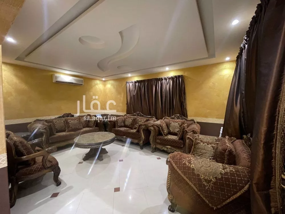 4 bedroom villa in King Abdullah 25